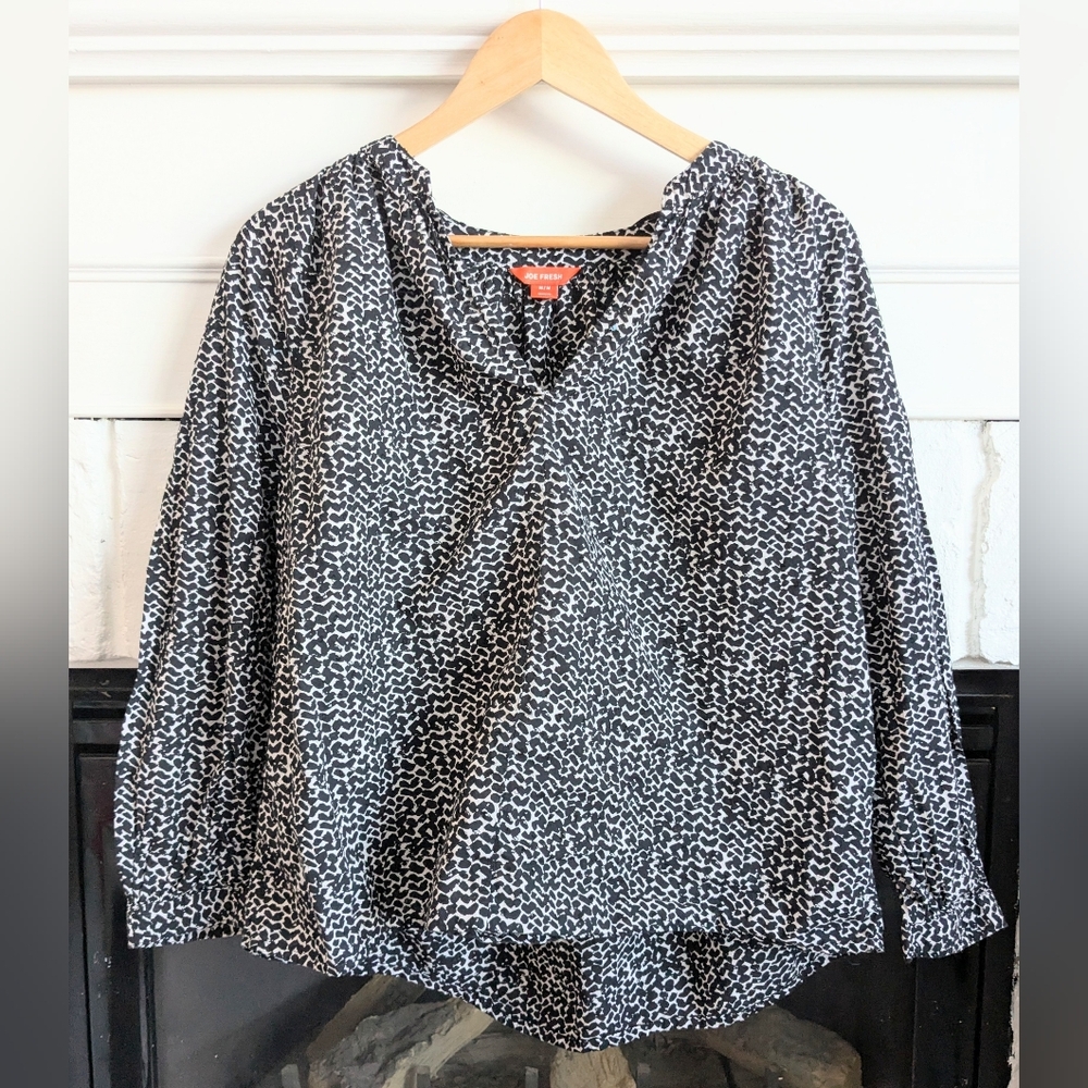 PEASANT PRINT Black & White Blouse Size M